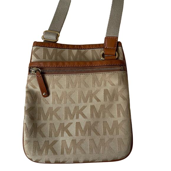 Michael Kors MK Crossbody Bag and Continental Wallet Bundle - Picture 7 of 15